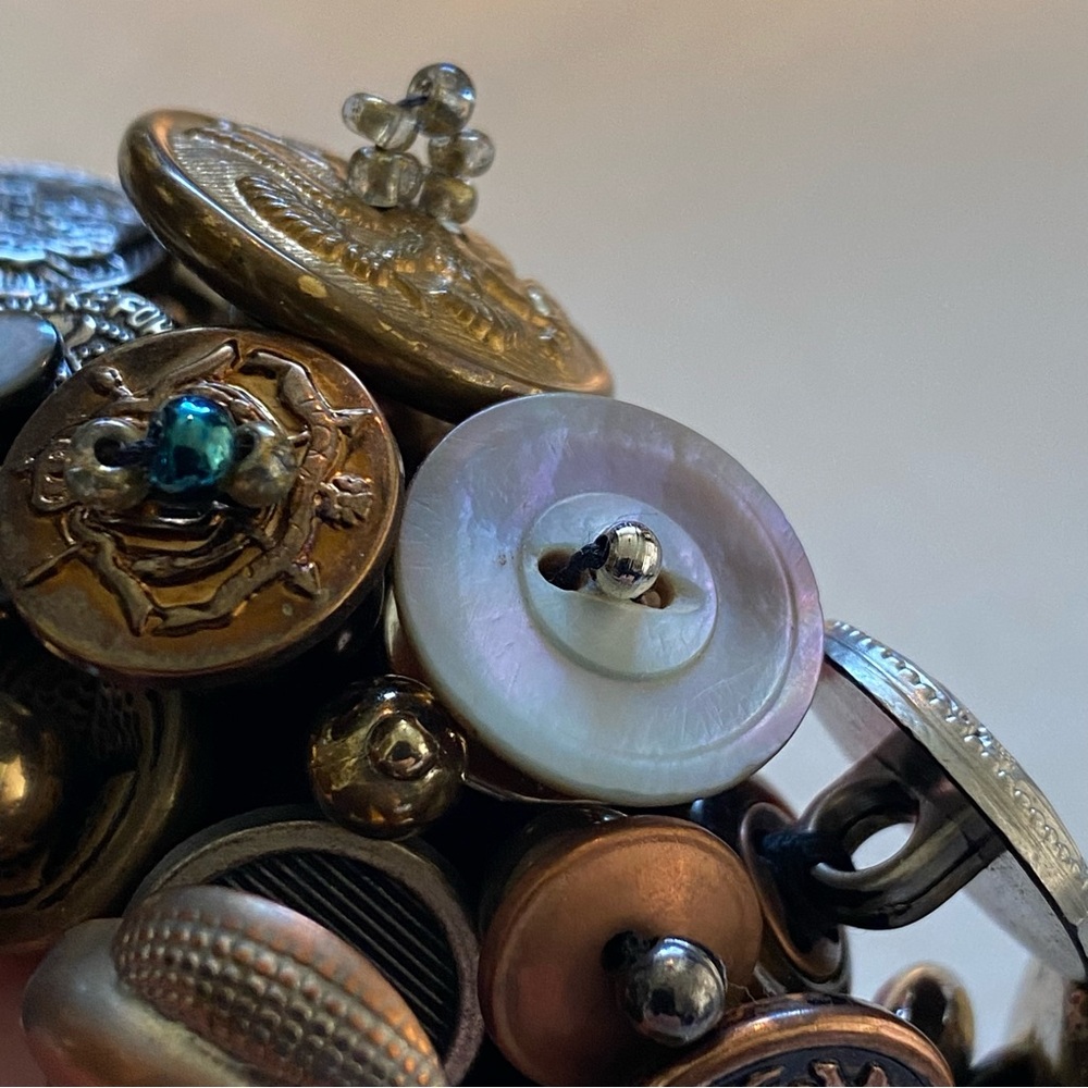 7" Button Bracelet - Picture 8 of 15
